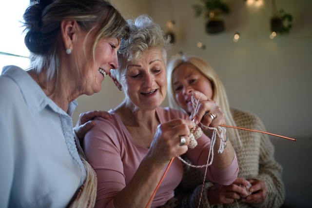 grandma teaches how to knit